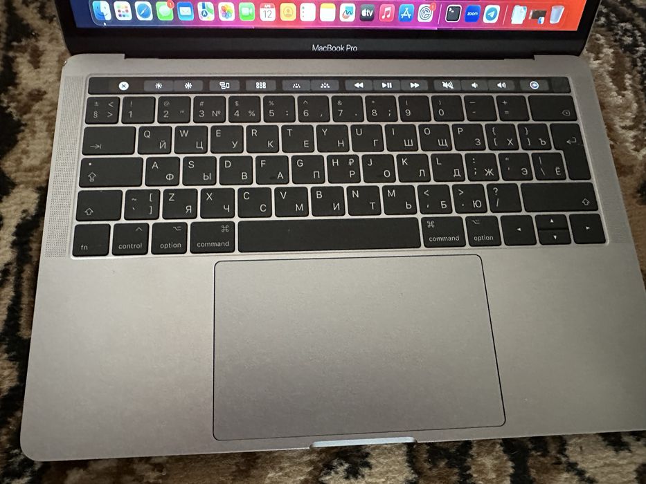 Macbook pro 13 touchbar