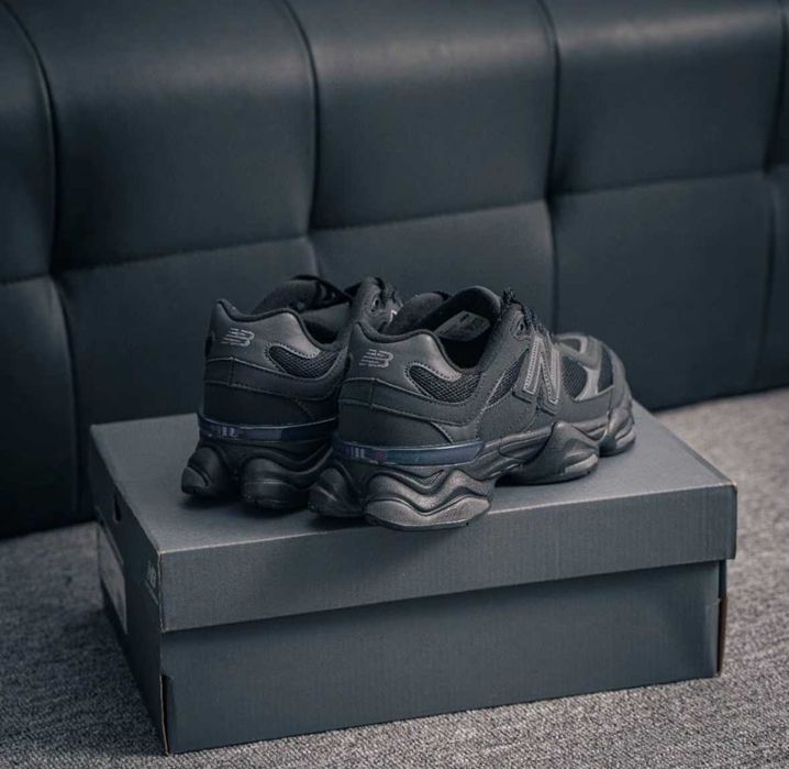 New Balance 9060 Triple Black Suede BPM R.41,5
