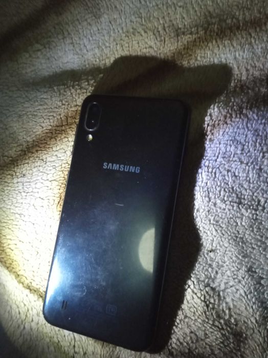 Продам телефон Самсунг