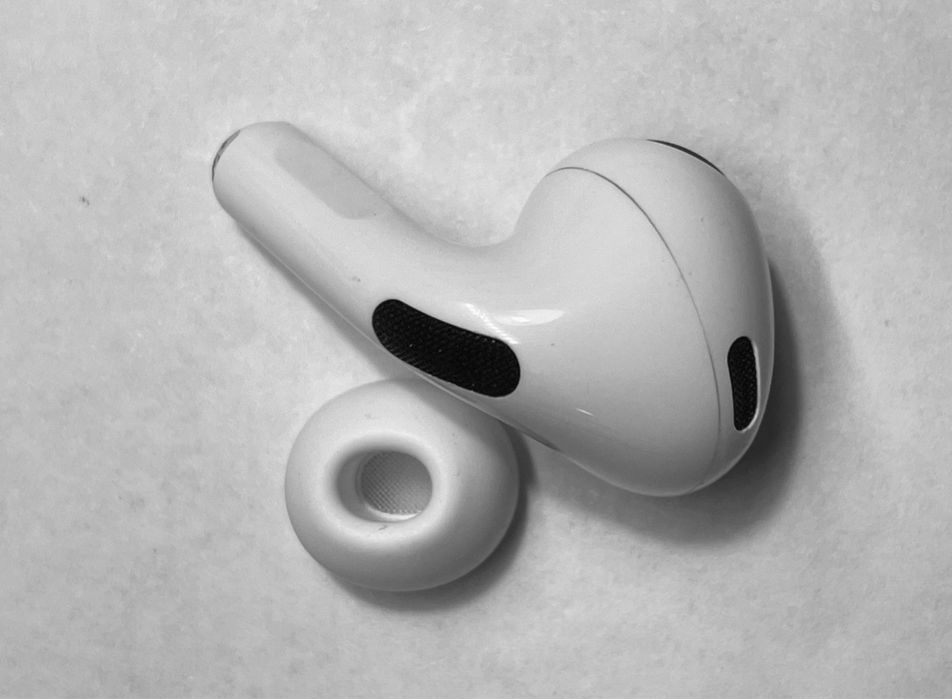 Лівий навушник  AirPods Pro 2 Gen A2698 A2699 A2700