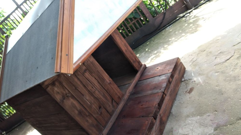 Продам будку для собак