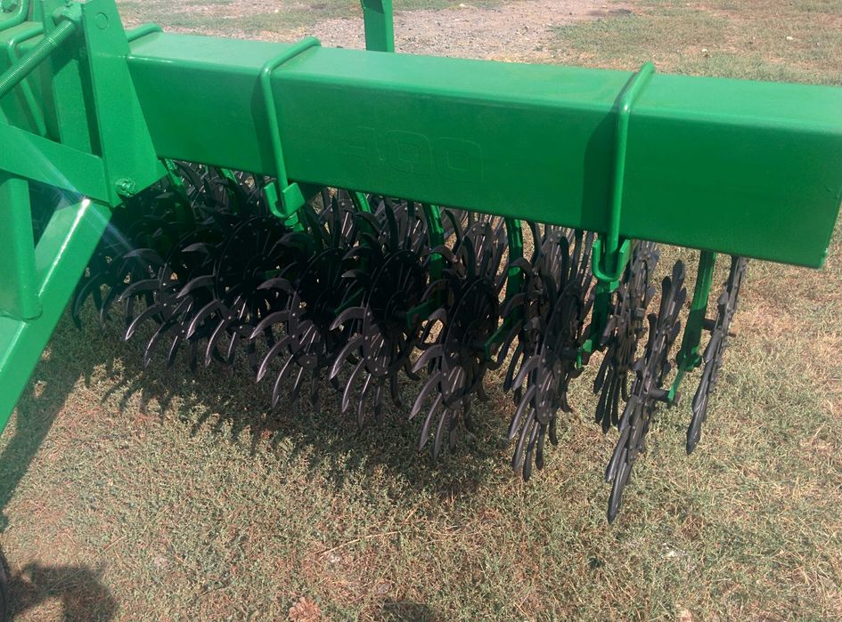 Борона-мотыга ротаційна John Deere 400 4,6/ 6/ 9/ 12 м.