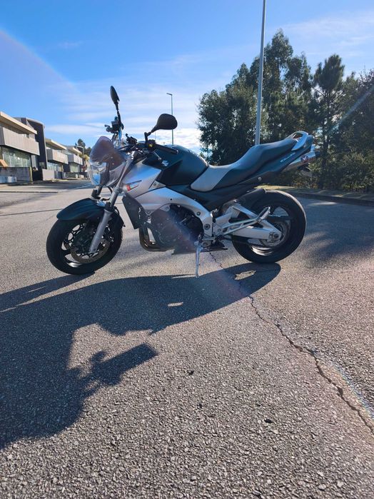 Vendo Suzuki GSR 600