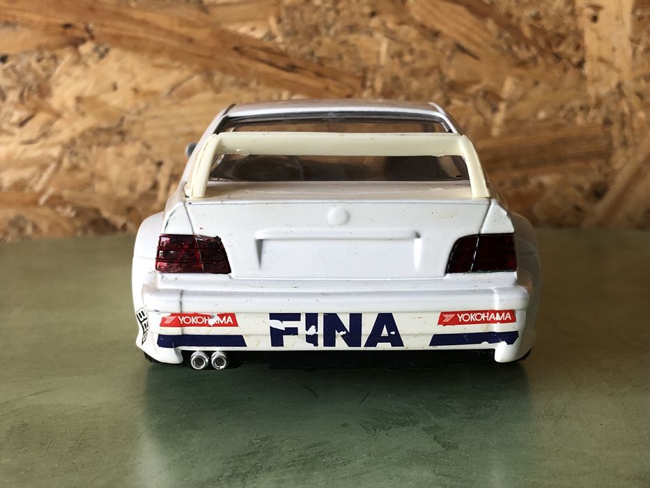 Колекційна модель BMW M3 E36 GTR Warsteiner 1:24 Bburago