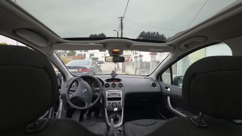 Peugeot 308 SW 1.6 HDi (2010) – Teto Panorâmico