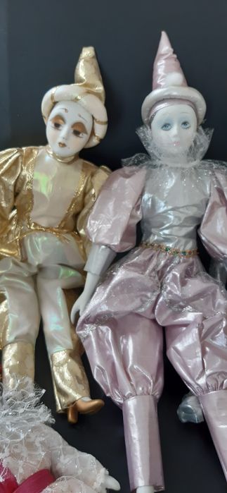 Coleção de bonecas de porcelana