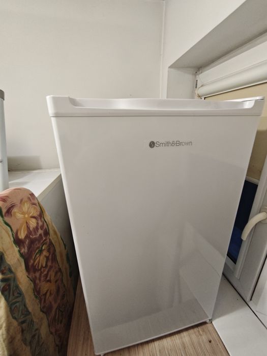 Lodówka Smith&Brown SFTTF-411-WE2