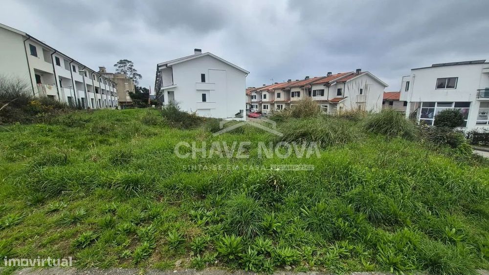Lote de Gaveto para Construção de Moradia — Rio Meão, Aveiro