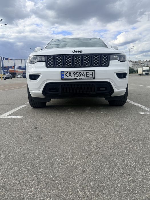 Jeep Grand Cherokee WK2 Laredo X 2022 • 3.6 V6 Pentastar • ГБО • 81 500 км