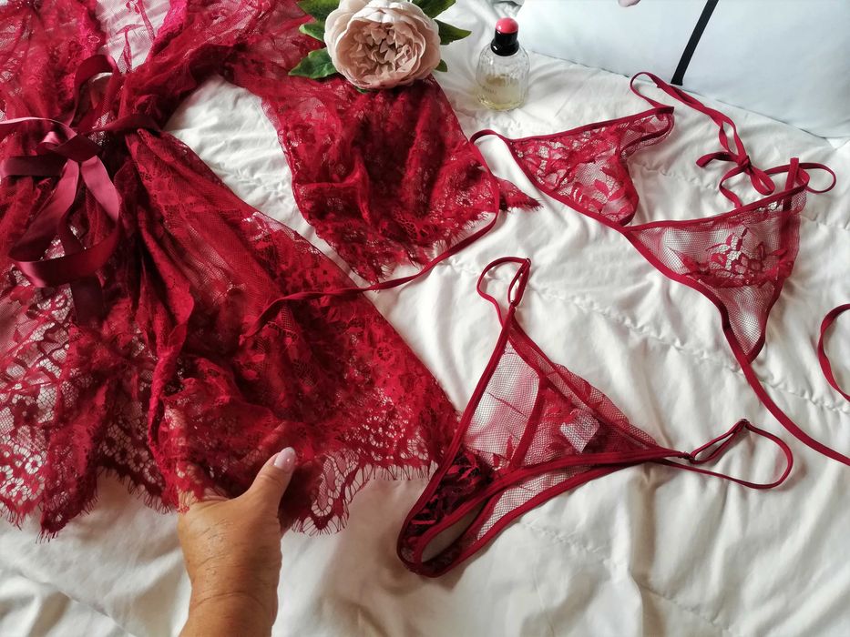 komplet bielizny stanik stringi szlafrok burgund 3-4 XL