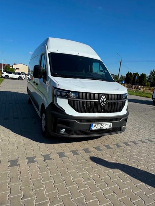 Wynajem busa do 3,5t Renault Master 2025 automat | Długi blaszak