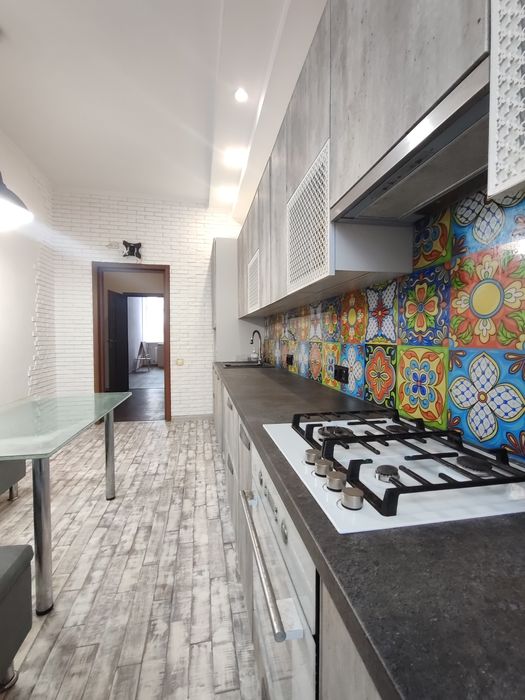 Продам 3-х ком кв. Левый берег,район Фрунзенского. Автономка,газ