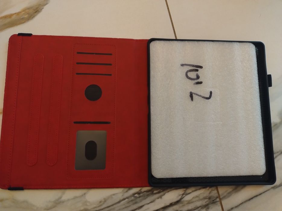 Etui iPad 10,2 cala.
