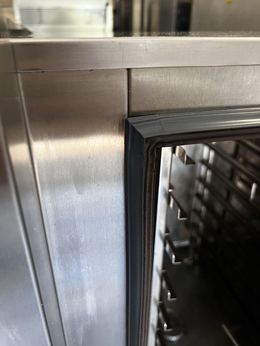 Piec konwekcyjno-parowy RATIONAL CM 101E. Piec konwekcyjny 10GN