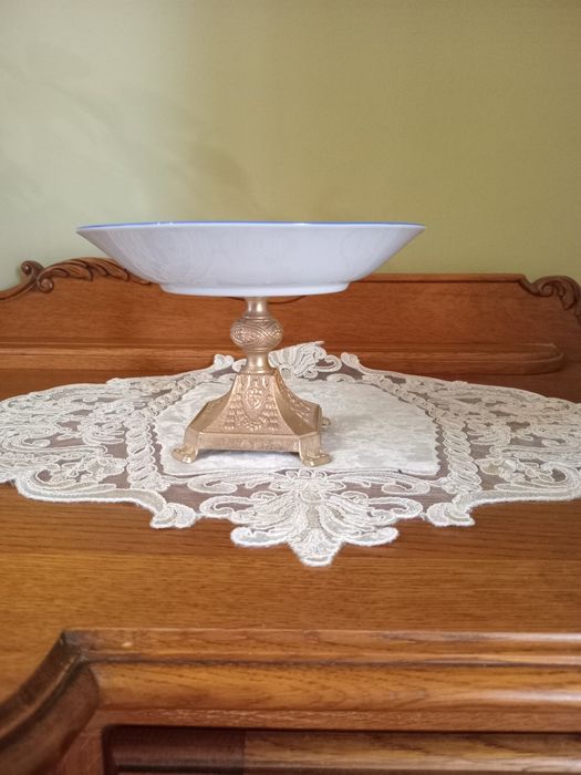 Продам вазу конфетницы бронза фарфор