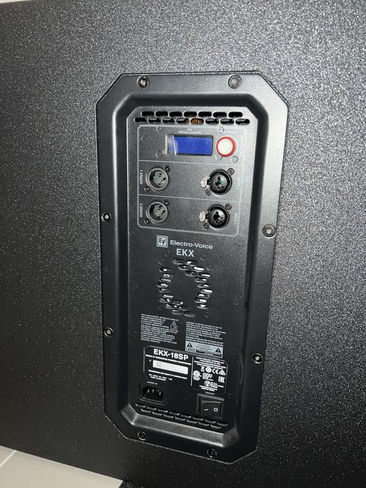 Subwoofer ativo Electro Voice EKX-18SP + Cover