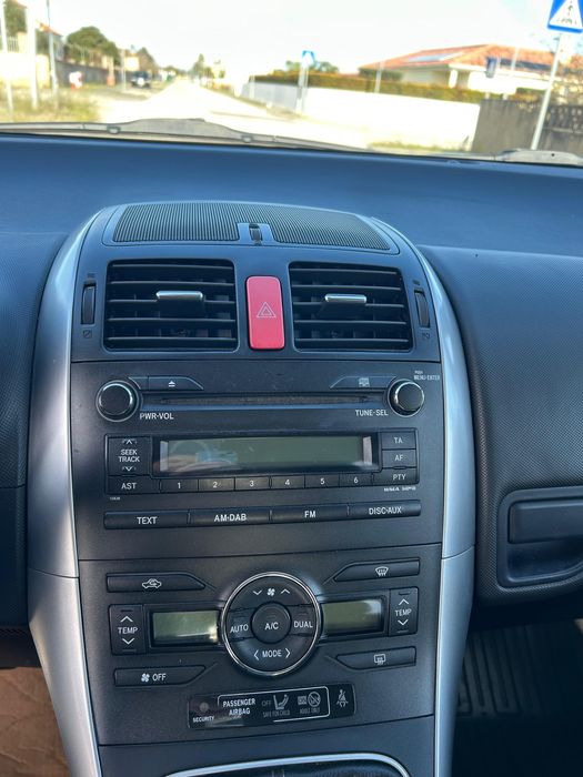 Toyota Auris 1.4D - 4D - Comfort + Pack Sport