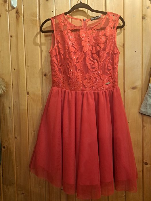 Sukienka czerwona rozm.L