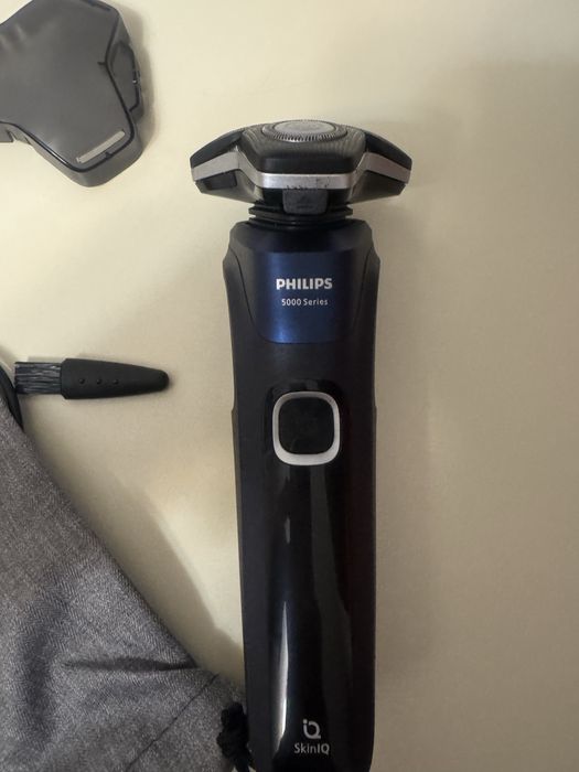 Електро бритва Philips 5000