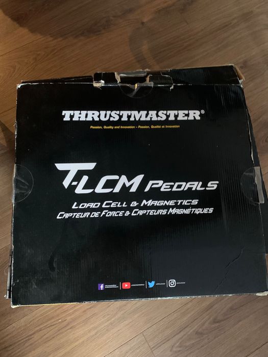 Pedały do PS5 Thrustmaster