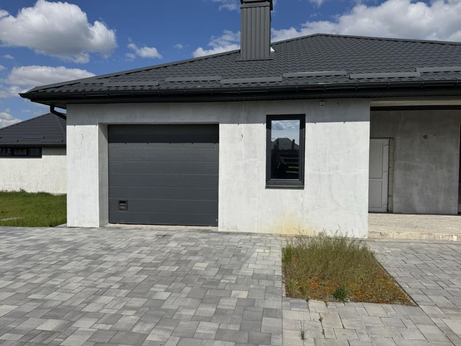 Неперевершена Американка поруч з лісом(!)