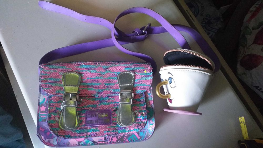 Mala tiracolo e porta moedas novo