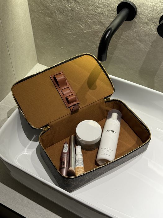 Косметичка Celine Top Handle Medium Toiletry Case in Triomphe Canvas