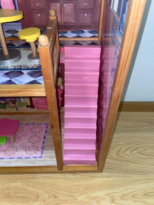 Casa de bonecas cor de rosa