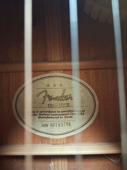 Fender DG18CE (50 років Fender 1946-96 )