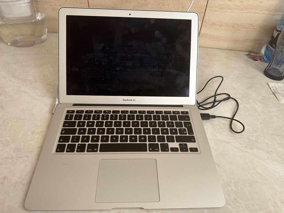 Apple Macbook Air 2011