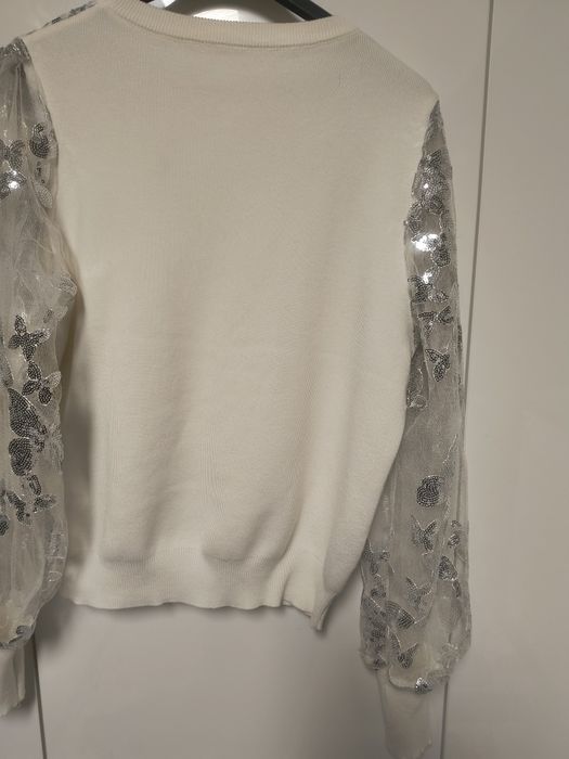 Elegancki sweter,rękawy tiulowe w motylki