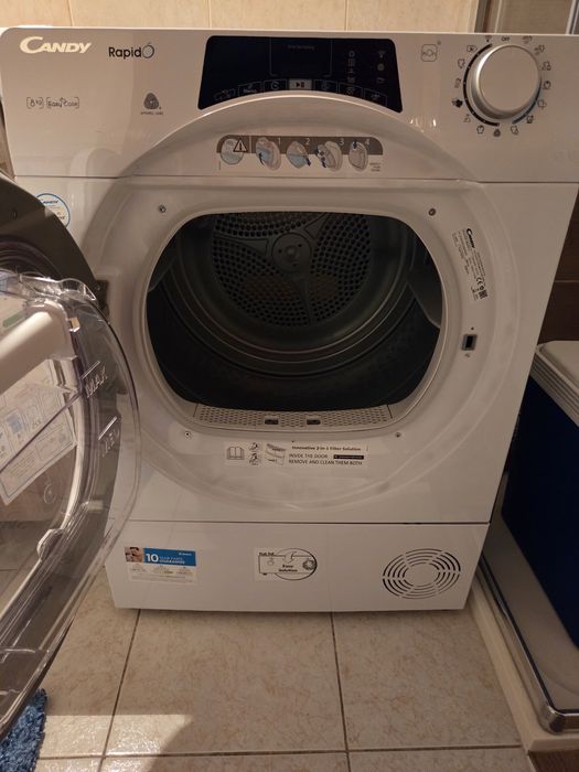 Máquina de Secar Roupa Candy 8kg com bomba de calor nova.