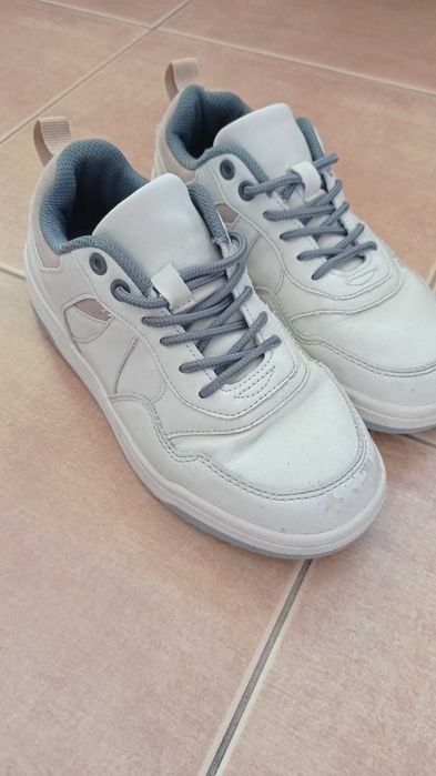 Buty sportowe chłopięce Reserved 34
