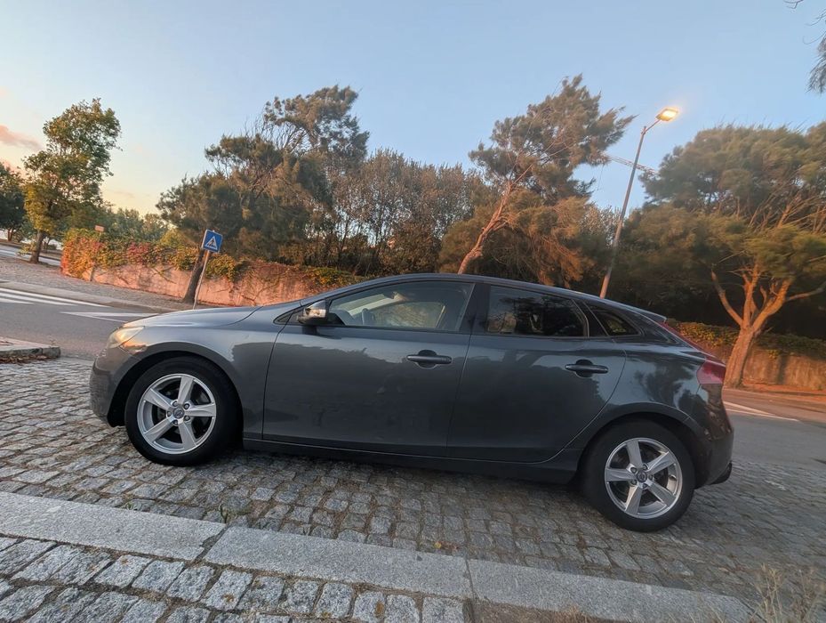 Volvo V40 D2 — foto 7