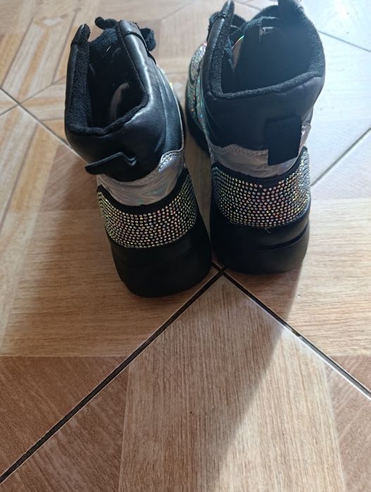 Крассовки высокие.