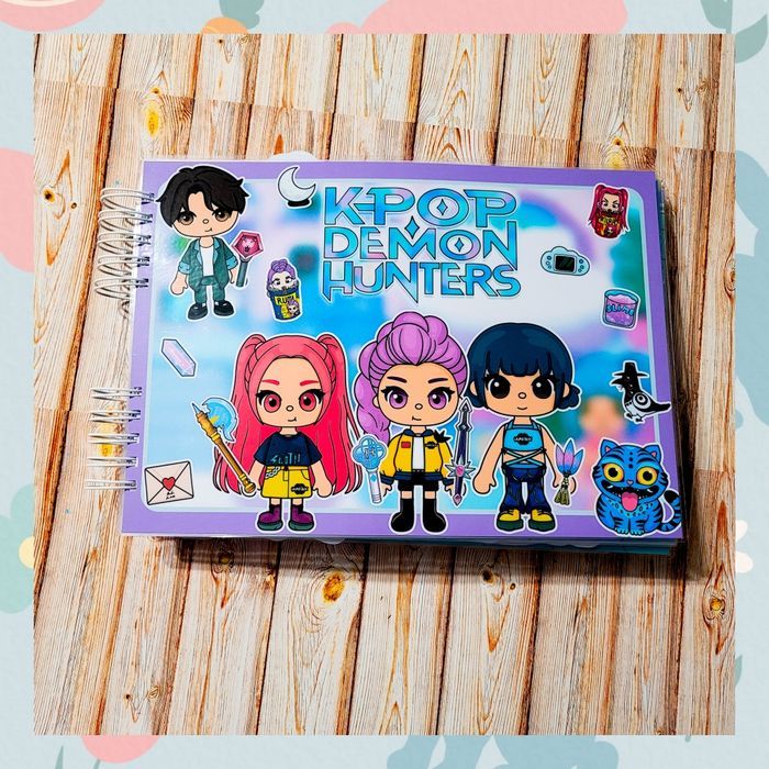 Książka na rzepy K-pop Demon Hunters. Toca Boca. Avatar. Huntrix.