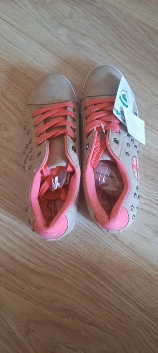 Buty damskie wiązane