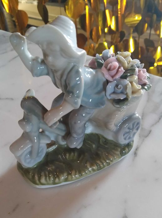 Figurki z porcelany 6 szt.