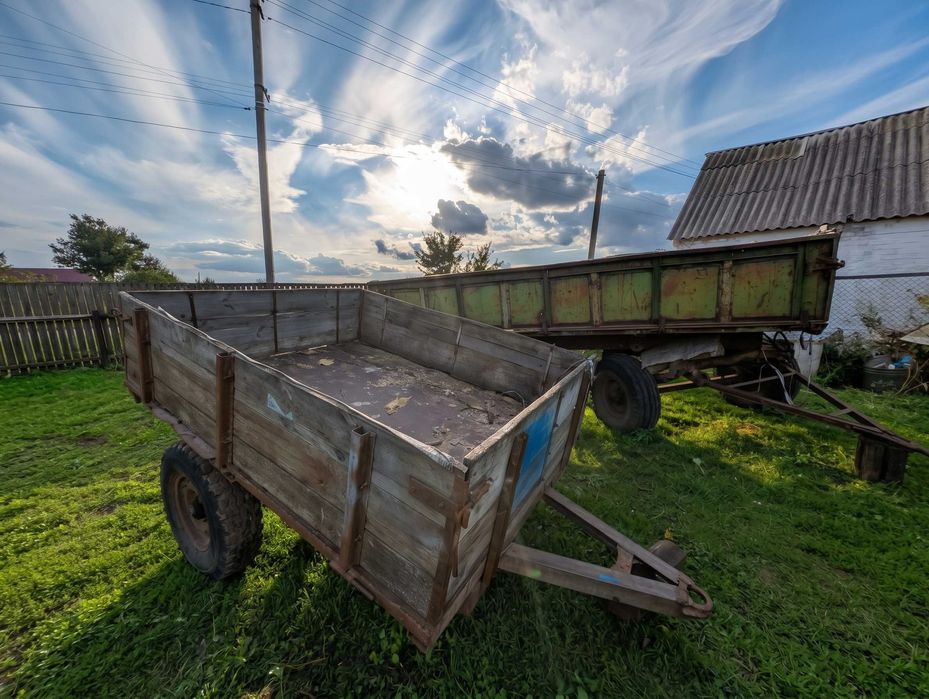 Продам трактор з переднім ведучим мостом.