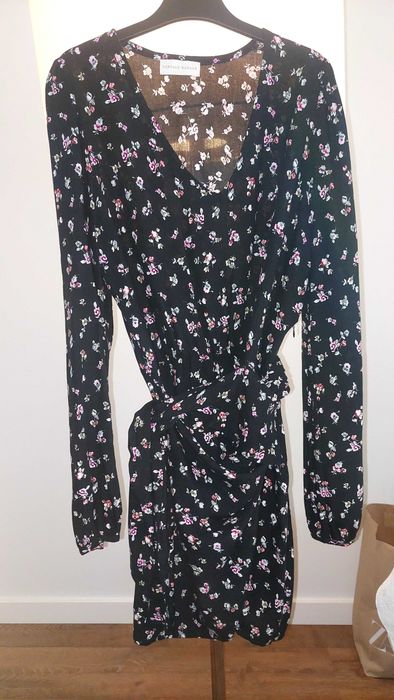 5 vestidos (incluindo 1 Guess by Marciano e 1 Adolfo Dominguez) por 35€