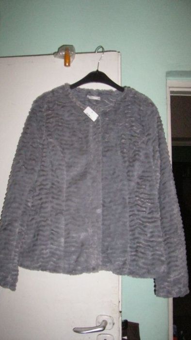 fajna nowa kurtka w szarym kolorze roz.  42 biust 114cm