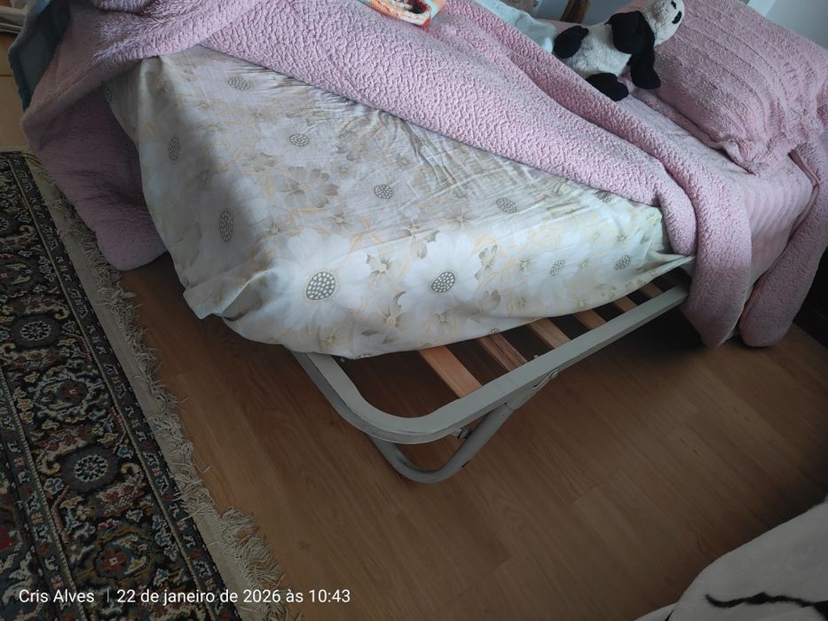 Estado com pés fixos e colchão 190x90