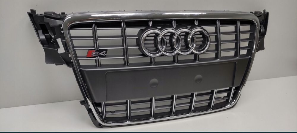 Решетка радиатора Audi A6s6 блек хром ауди в стиле S