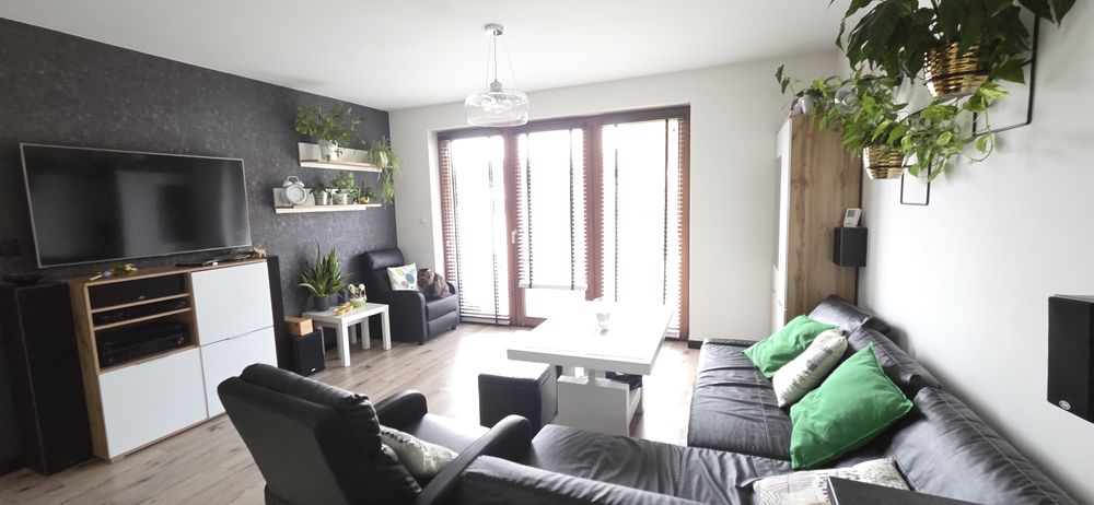 Mieszkanie (bez czynszu)  z ogródkiem, garażem i miejscem postojowym.