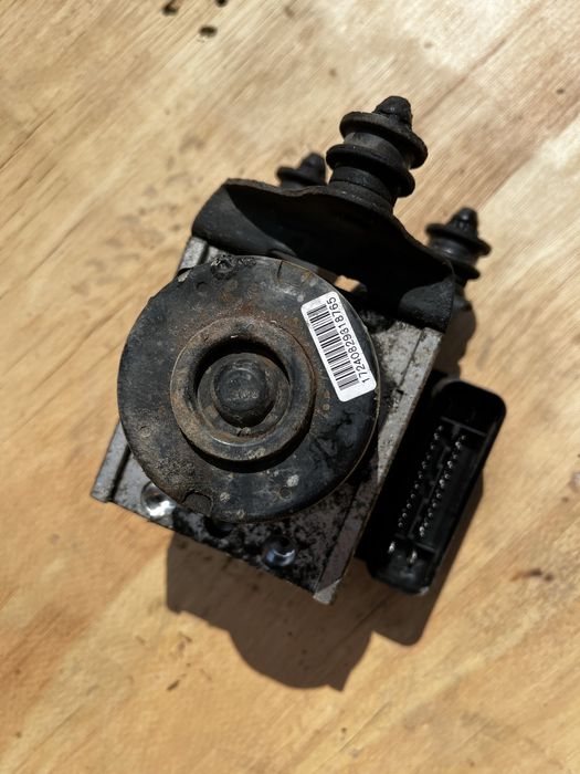 Vw Caddy III Pompa ABS Hamulcowa 1K0.907.379.P