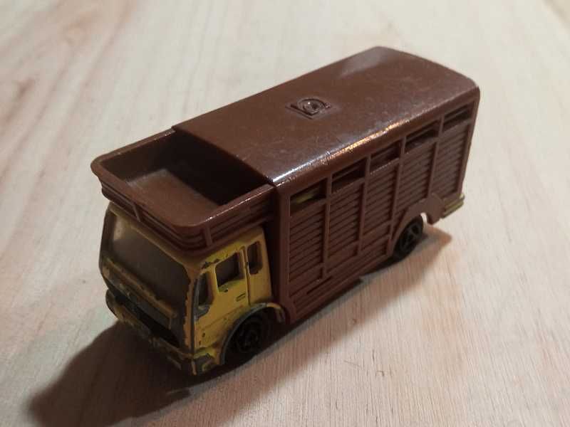 Mercedes-Benz Cattle Truck - Majorette