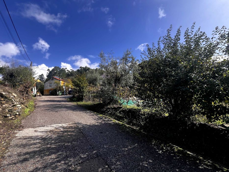 Moradia para obras totais - Sobral Basto