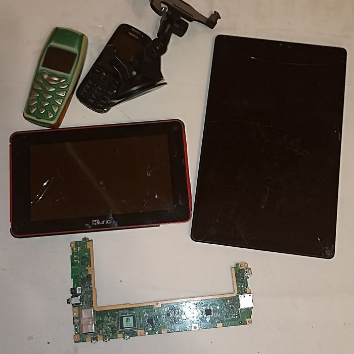 Zestaw telefonów i smartfonów