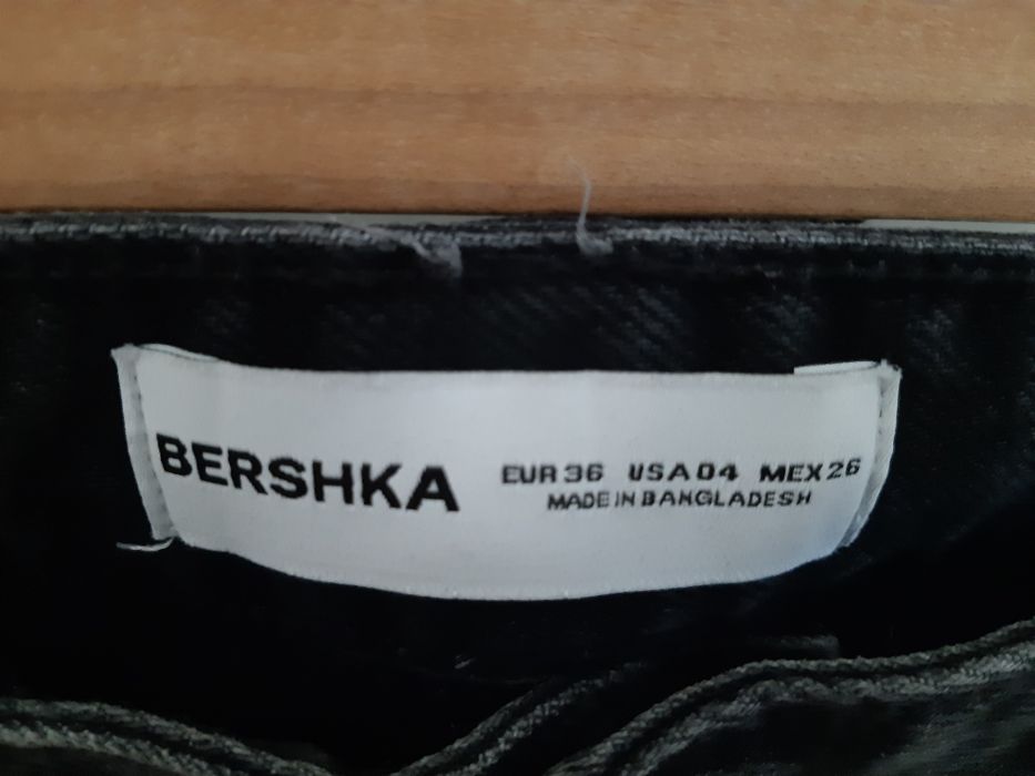 Mini Saia Bershka