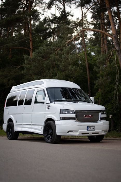 GMC Savana